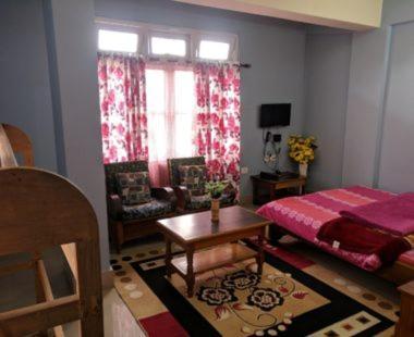 Hotel Mon Kyimojong Тауанг Екстериор снимка